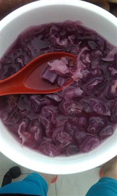 紫薯银耳莲子汤的热量