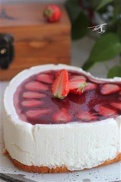 草莓果冻慕斯蛋糕的热量
