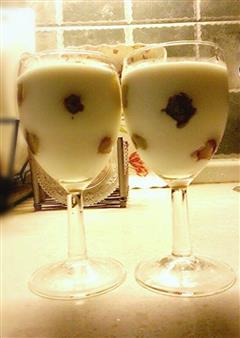 水晶葡萄酸奶
