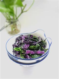 紫甘蓝炒红薯叶