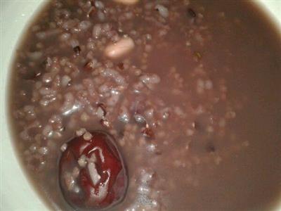 黑米红枣粥