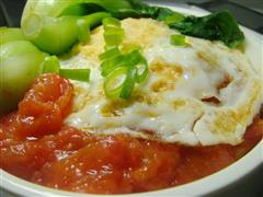 一个人的早餐-西红柿煎蛋面的热量