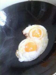 洋葱圈煎鸡蛋的热量
