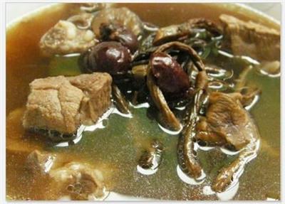 茶树菇排骨汤