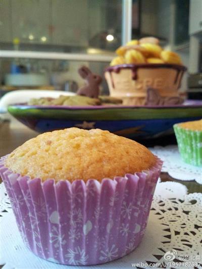 松软绵柔的纸杯蛋糕胚-鲜树莓cupcake
