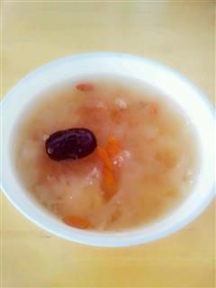 红枣枸杞银耳汤的热量