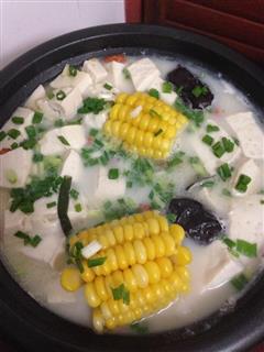 玉米豆腐鱼汤