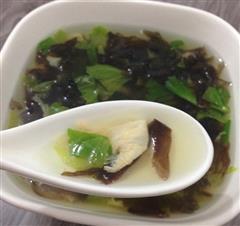 西芹叶紫菜蛋汤