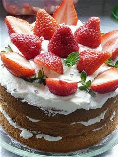新鲜草莓季-草莓奶油蛋糕