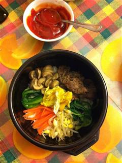 牛肉石锅拌饭