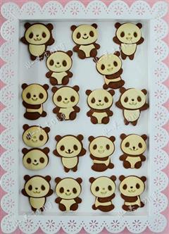 双色熊猫饼干与哆啦A梦饼干