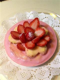 超简单的草莓慕斯蛋糕