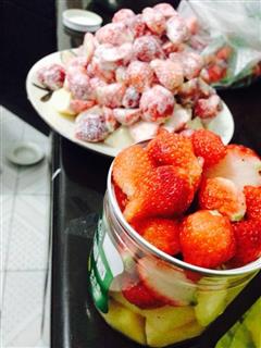 草莓苹果沙拉