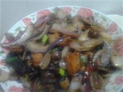 洋葱香菇炒肉片