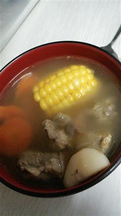 玉米胡萝卜马蹄排骨汤的热量