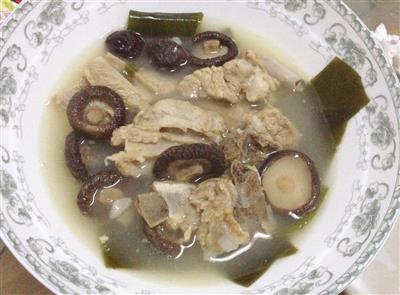 香菇海带排骨汤