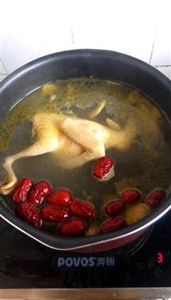 红枣鸽子汤的热量