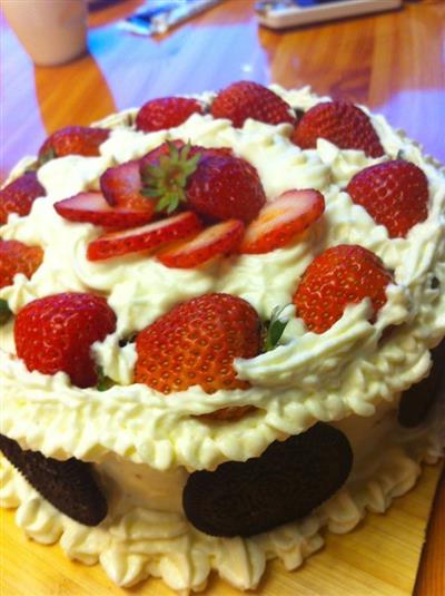 心中那一抹悸动-草莓奶油巧克力蛋糕