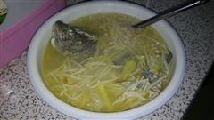 福寿鱼金针菇汤
