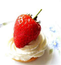 草莓奶油曲奇饼
