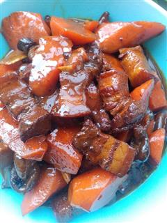 香菇胡萝卜红烧肉的热量