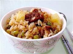 时节-夏至的豌豆排骨糯米饭的热量