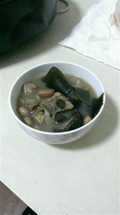 花生海带排骨汤