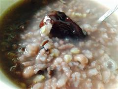 红枣薏仁黑米粥的热量