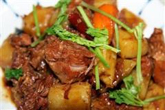 土豆炖牛肉的热量