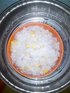 腊肠玉米粒蒸米饭