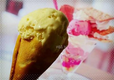 香草冰淇淋甜筒