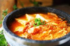 韩式辣白菜豆腐火锅的热量