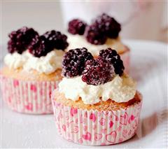 15分钟做树莓奶霜小蛋糕-午后小点心