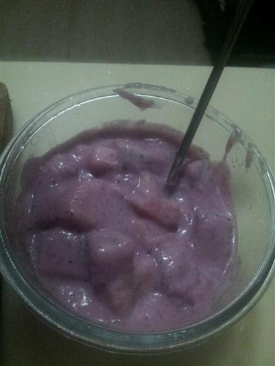 紫薯酸奶水果色拉