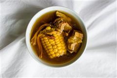 虫草花干贝枸杞芡实玉米排骨汤的热量
