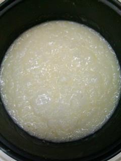 鸡蛋小米粥