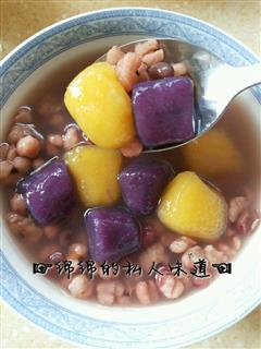 红豆薏仁芋圆汤养生甜品