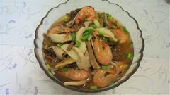 笋干菜茭白秀珍菇对虾汤
