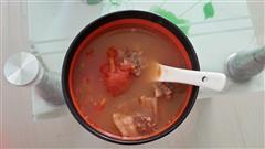 西红柿牛排骨汤的热量