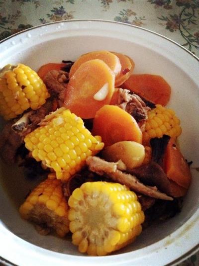 玉米胡萝卜鸡汤