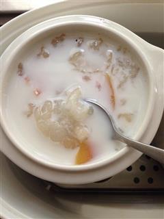牛奶木瓜炖雪蛤