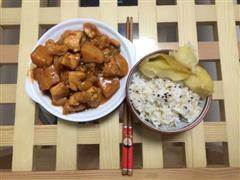 韩国萝卜泡菜炒鸡胸肉配苹果米饭