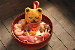 小熊洗澡彩色面条汤