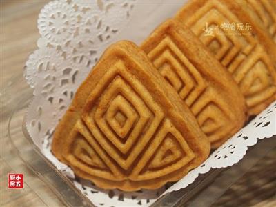 广式莲蓉月饼-传统的月饼传统的味道