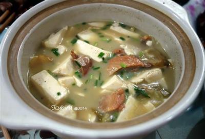 嫩姜河蚌豆腐汤