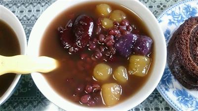 自制椰汁／红豆芋圆
