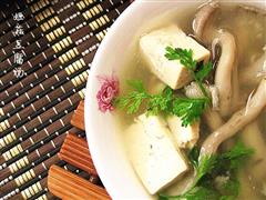 姬菇豆腐汤