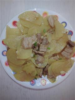 土豆片炒肉