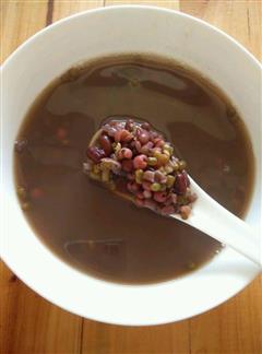 养颜红豆绿豆薏米赤小豆粥的热量
