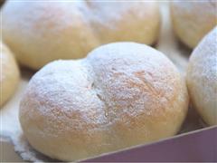 屁股面包-PP面包海蒂白面包